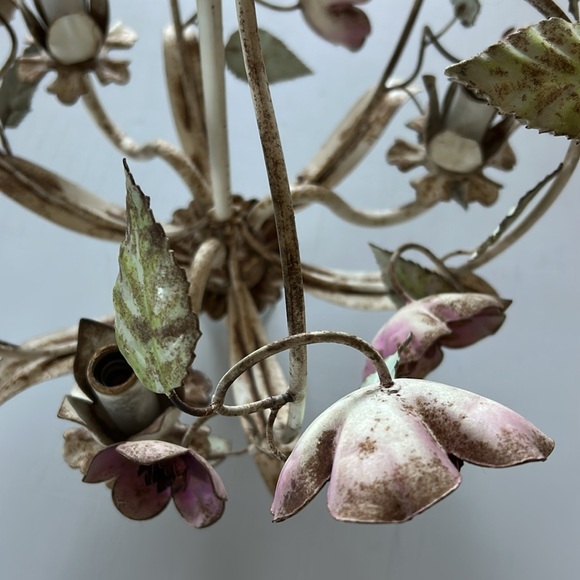 Vintage Shabby Chic tile style floral chandelier - Picture 5 of 10